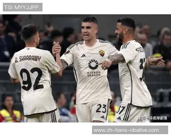 足球包抄战术解析与应用技巧探讨助力球队提升进攻效率 足球包抄战术解析与应用技巧探讨助力球队提升进攻效率